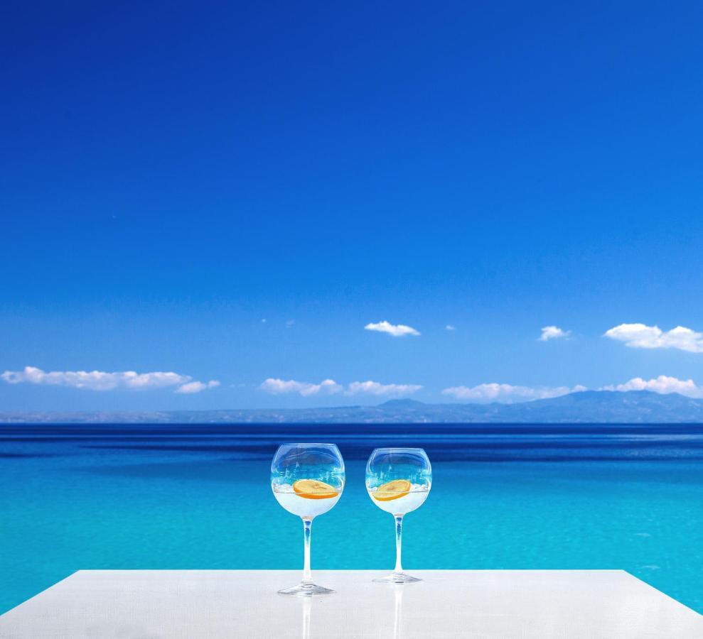 White Suites Resort Афитос Екстериор снимка