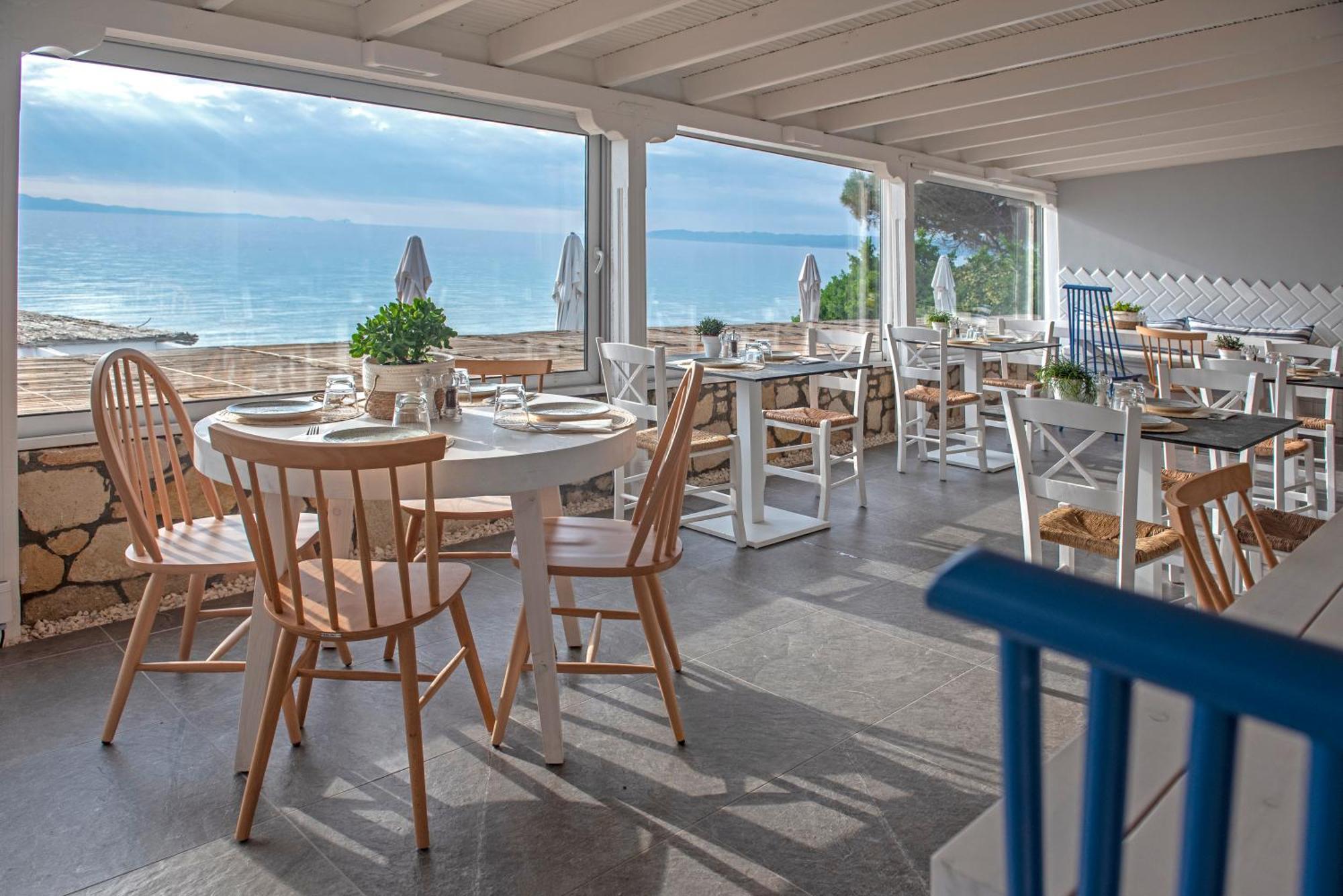 White Suites Resort Афитос Екстериор снимка